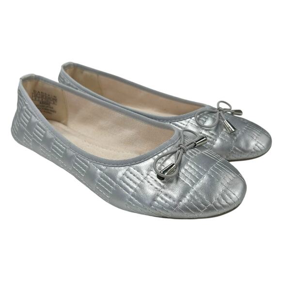 Danskin Adore Quilted Silver Ballerina Bow Detail Flats Womens 8 - Picture 1 of 8